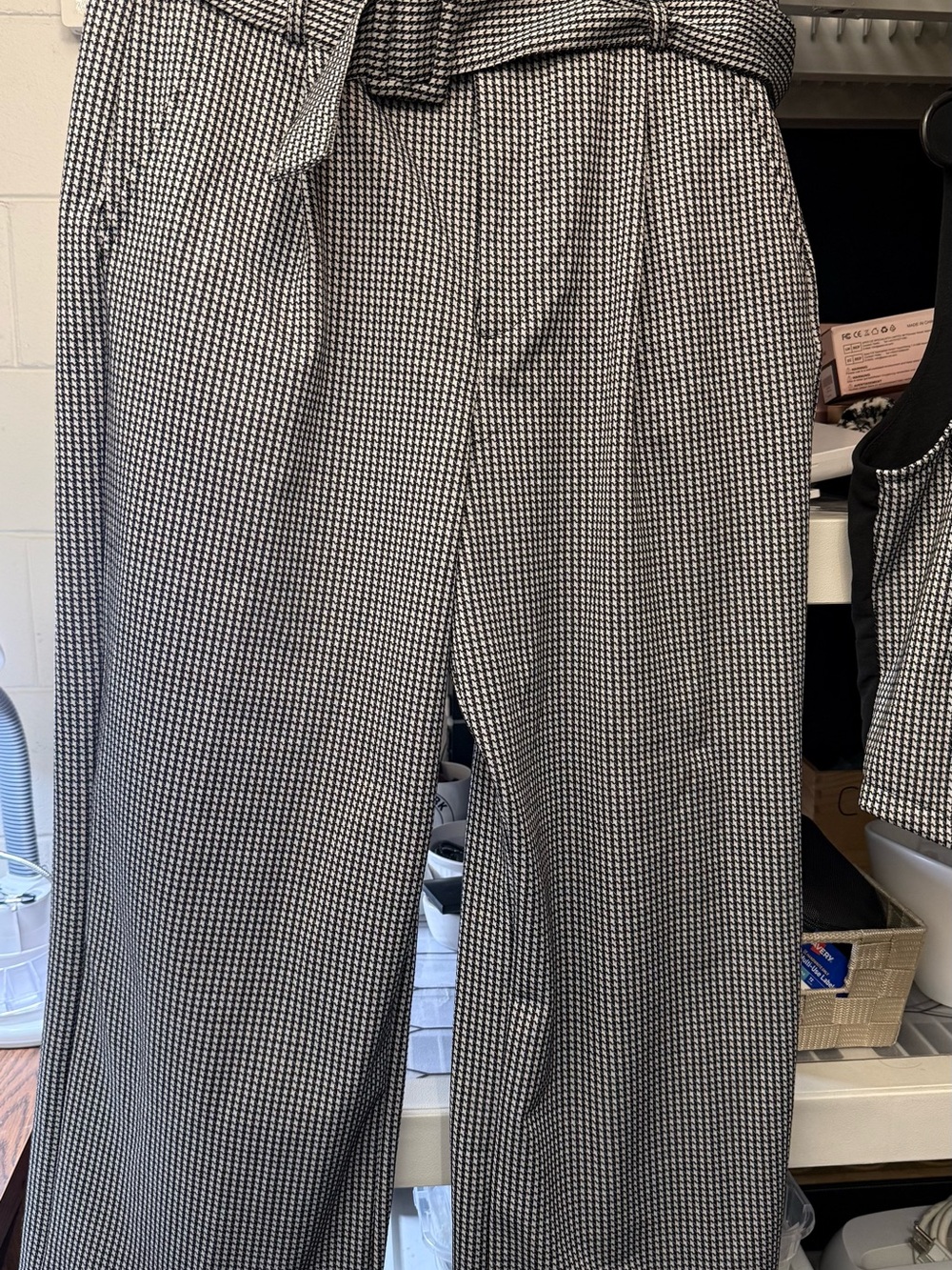 kathy ireland Black & White Houndstooth Wide-Leg Pants with Tie Waist